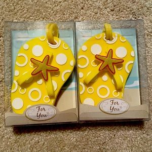 NIB 2 - Luggage tags shaped like a flip flop